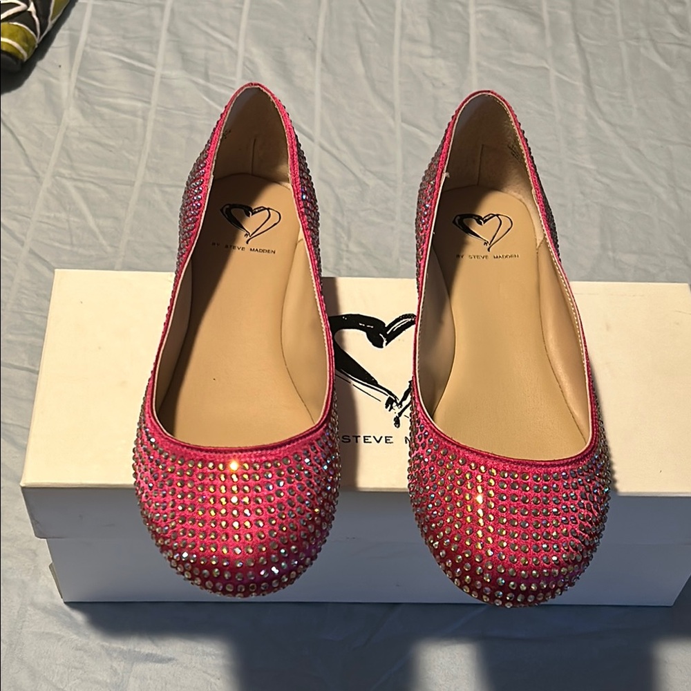 BEAUTIFUL! Steve Madden Pink Rhinestone Flats